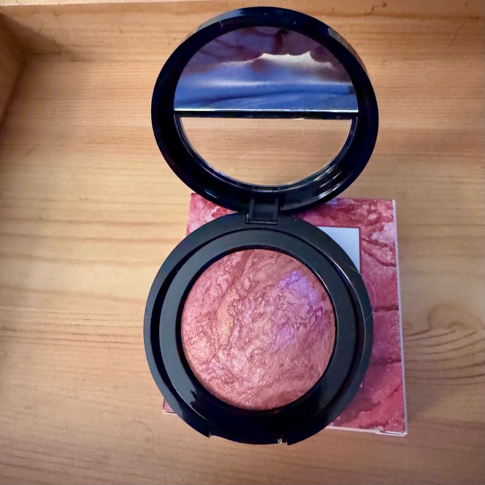 💕Marbelized blush and brightener.
